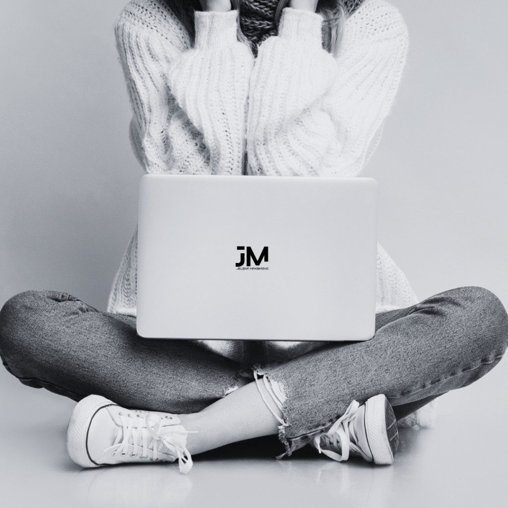 girl with laptop